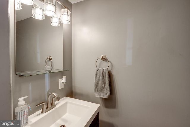 81 MASSEY DR, Sewell, NJ 08080