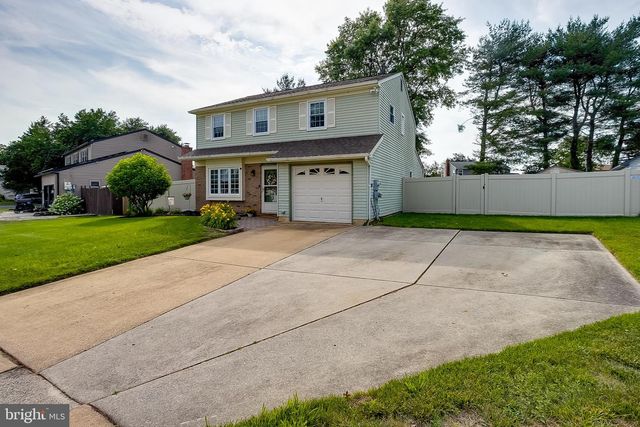 81 MASSEY DR, Sewell, NJ 08080