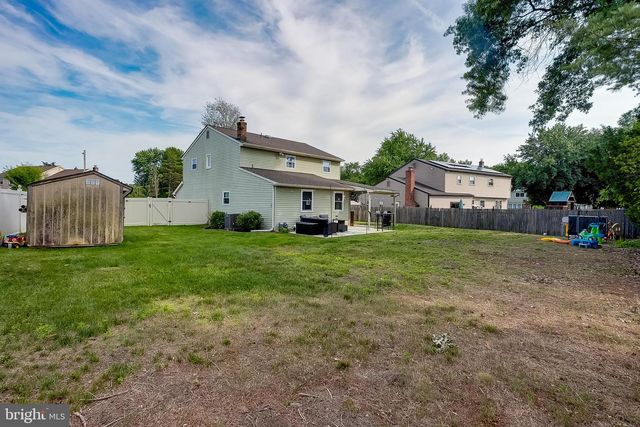 81 MASSEY DR, Sewell, NJ 08080