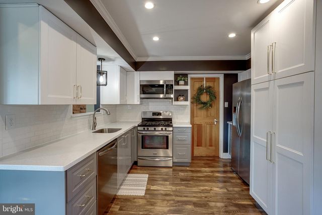 81 MASSEY DR, Sewell, NJ 08080