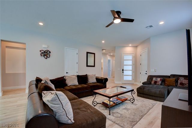 5534 Stormy Night Court, Las Vegas, NV 89120