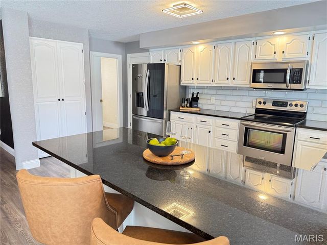 11725 Fairway Circle Drive, Dexter, MO 63841