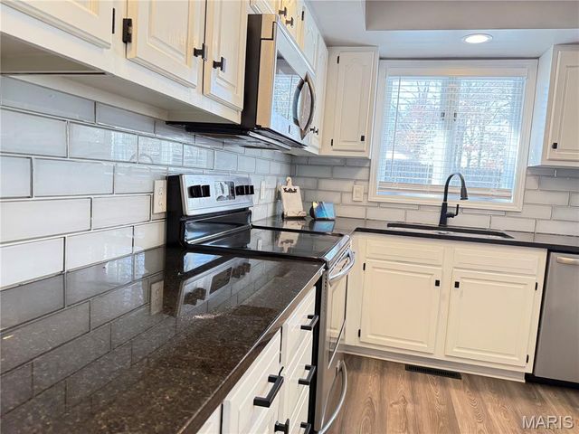 11725 Fairway Circle Drive, Dexter, MO 63841