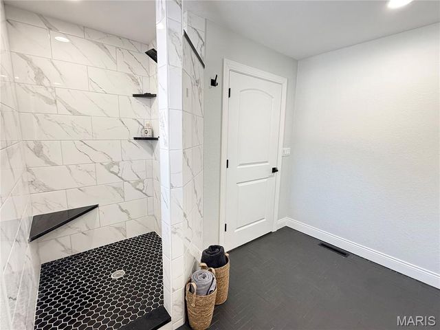 11725 Fairway Circle Drive, Dexter, MO 63841