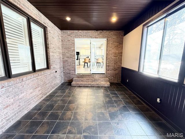 11725 Fairway Circle Drive, Dexter, MO 63841