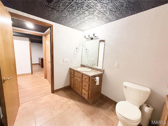 11725 Fairway Circle Drive, Dexter, MO 63841