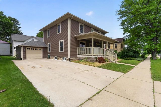 805 1st Center Avenue, Brodhead, WI 53520