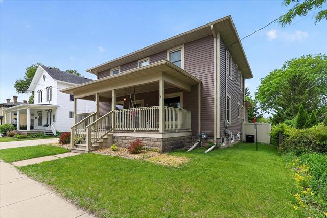805 1st Center Avenue, Brodhead, WI 53520