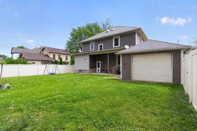 805 1st Center Avenue, Brodhead, WI 53520