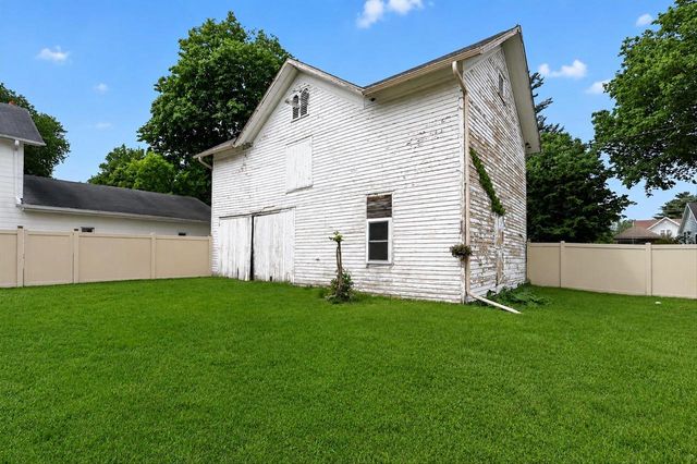 805 1st Center Avenue, Brodhead, WI 53520