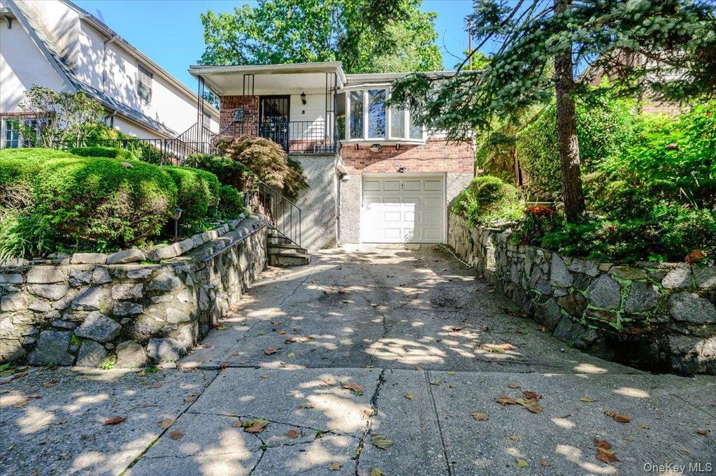 3855 Douglaston Parkway, Douglaston, NY 11363 — exterior