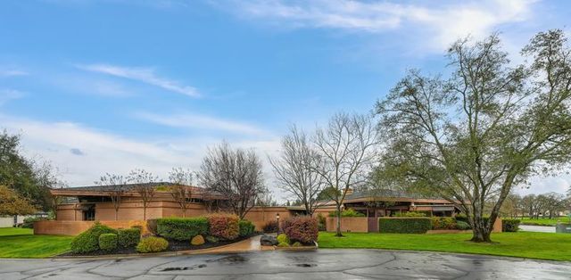 15068 Lago Dr, Rancho Murieta, CA 95683