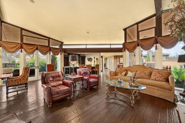 15068 Lago Dr, Rancho Murieta, CA 95683