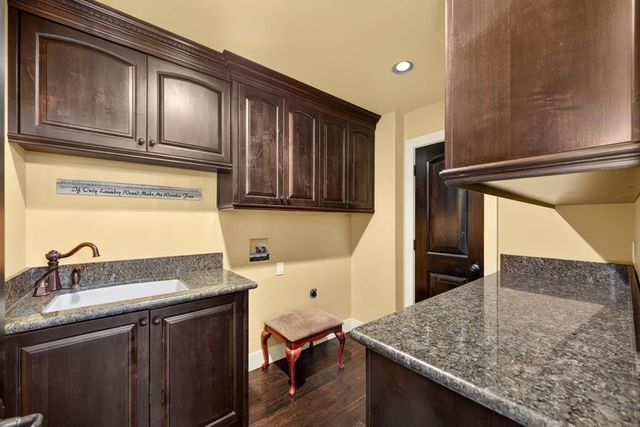 15068 Lago Dr, Rancho Murieta, CA 95683