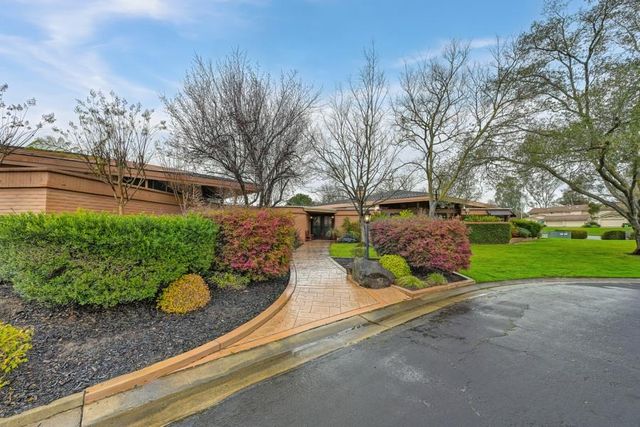 15068 Lago Dr, Rancho Murieta, CA 95683