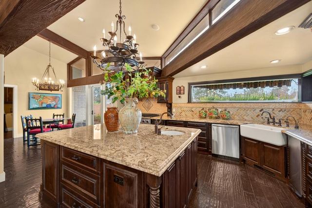 15068 Lago Dr, Rancho Murieta, CA 95683