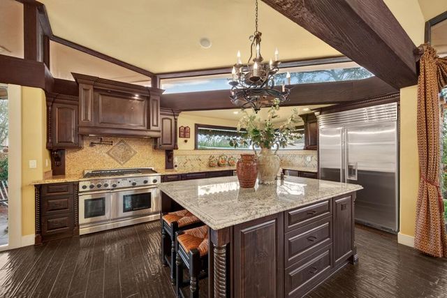 15068 Lago Dr, Rancho Murieta, CA 95683