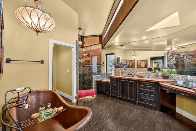 15068 Lago Dr, Rancho Murieta, CA 95683