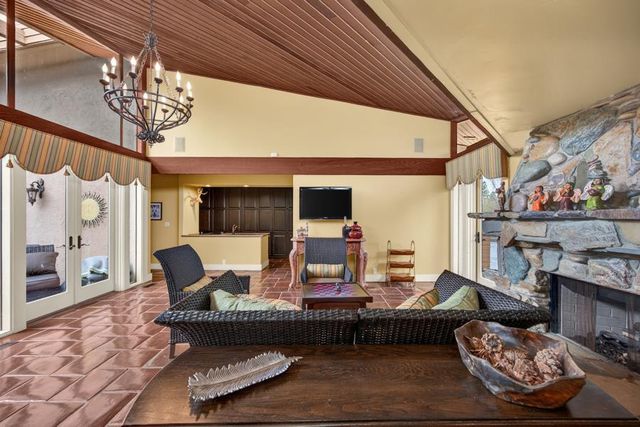 15068 Lago Dr, Rancho Murieta, CA 95683