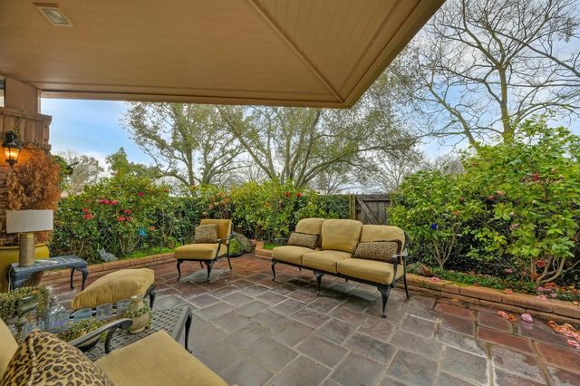 15068 Lago Dr, Rancho Murieta, CA 95683