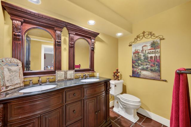 15068 Lago Dr, Rancho Murieta, CA 95683