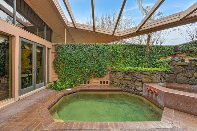 15068 Lago Dr, Rancho Murieta, CA 95683