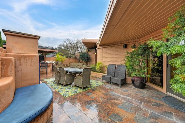 15068 Lago Dr, Rancho Murieta, CA 95683