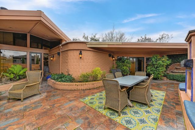 15068 Lago Dr, Rancho Murieta, CA 95683