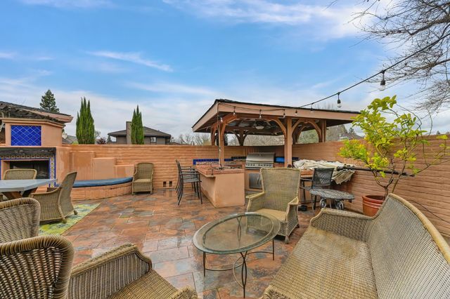 15068 Lago Dr, Rancho Murieta, CA 95683