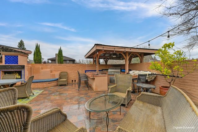 15068 Lago Dr, Rancho Murieta, CA 95683