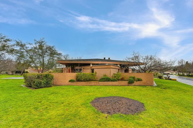 15068 Lago Dr, Rancho Murieta, CA 95683