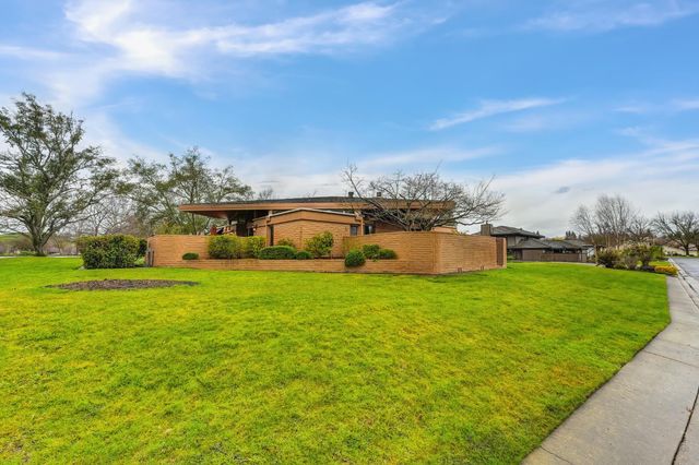 15068 Lago Dr, Rancho Murieta, CA 95683