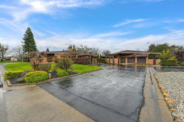 15068 Lago Dr, Rancho Murieta, CA 95683