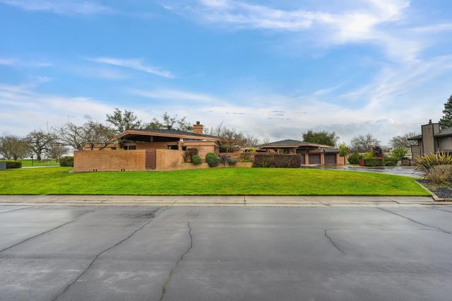 15068 Lago Dr, Rancho Murieta, CA 95683