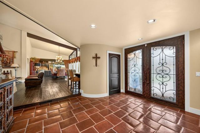 15068 Lago Dr, Rancho Murieta, CA 95683