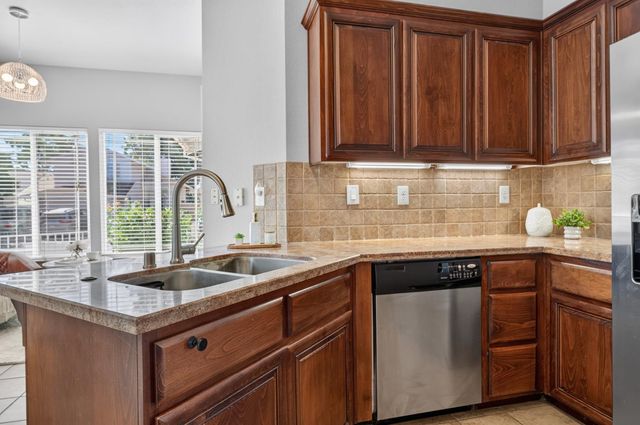 5345 Jade Creek Way, Elk Grove, CA 95758