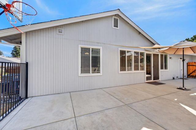 5345 Jade Creek Way, Elk Grove, CA 95758
