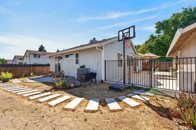 5345 Jade Creek Way, Elk Grove, CA 95758
