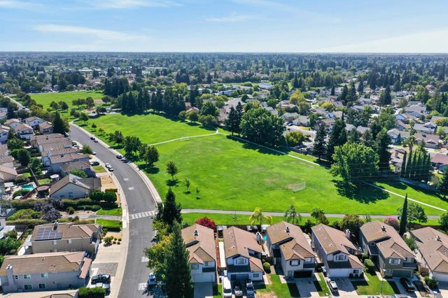 5345 Jade Creek Way, Elk Grove, CA 95758