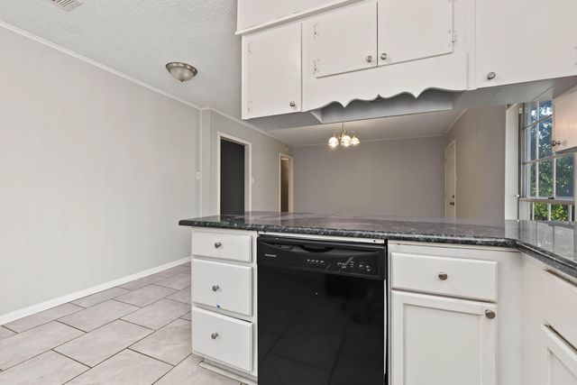 2011 Broken Arrow Dr., North Little Rock, AR 72118