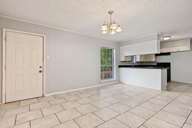 2011 Broken Arrow Dr., North Little Rock, AR 72118