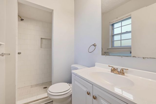2011 Broken Arrow Dr., North Little Rock, AR 72118