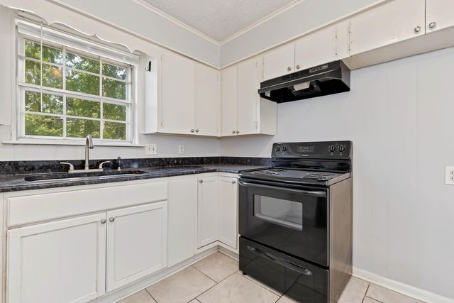 2011 Broken Arrow Dr., North Little Rock, AR 72118