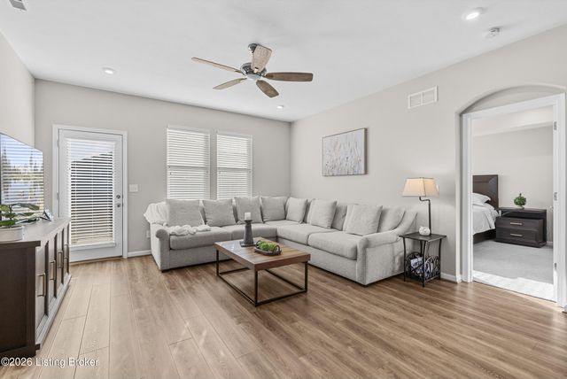 133 Harvest Pt Way, Mt Washington, KY 40047