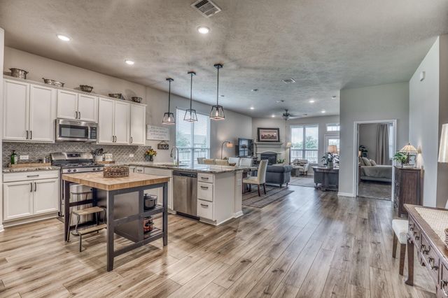 1016 Old Vine Rd Road, Brenham, TX 77833