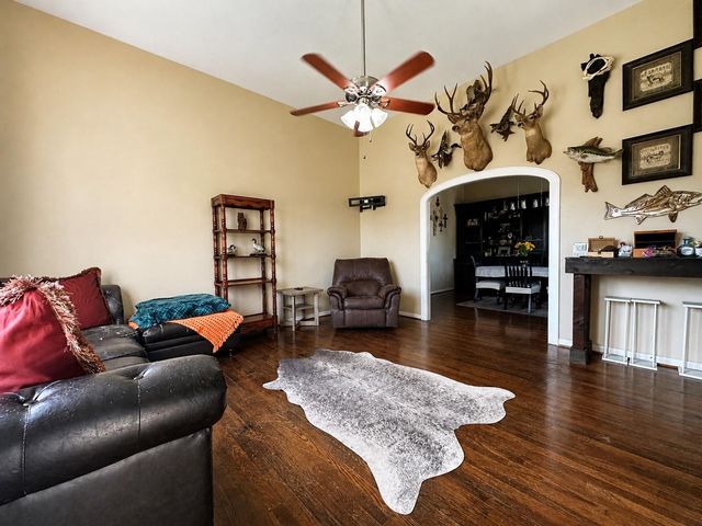 322 N Resident, Wharton, TX 77488