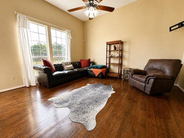 322 N Resident, Wharton, TX 77488