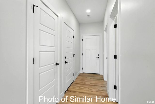 412 N 2ND Avenue, Eldridge, IA 52748