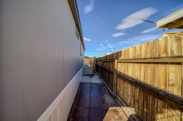 437 Coral Reef Drive, Bullhead City, AZ 86442