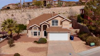 1013 VIA DE LA PAZ Drive, El Paso, TX 79912